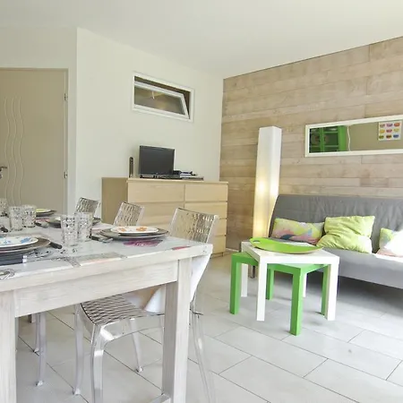 Eden Apartment *